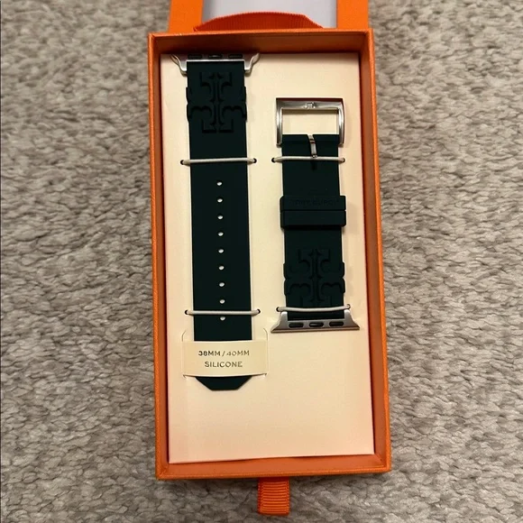 NWT Tory Burch Silicone Apple Watch Band - Green, 38mm/40mm - Picture 3 of 4